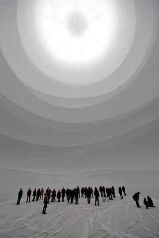 Illustration for article titled Christo's Gigantic Indoor Balloon Will Dwarf the Senses